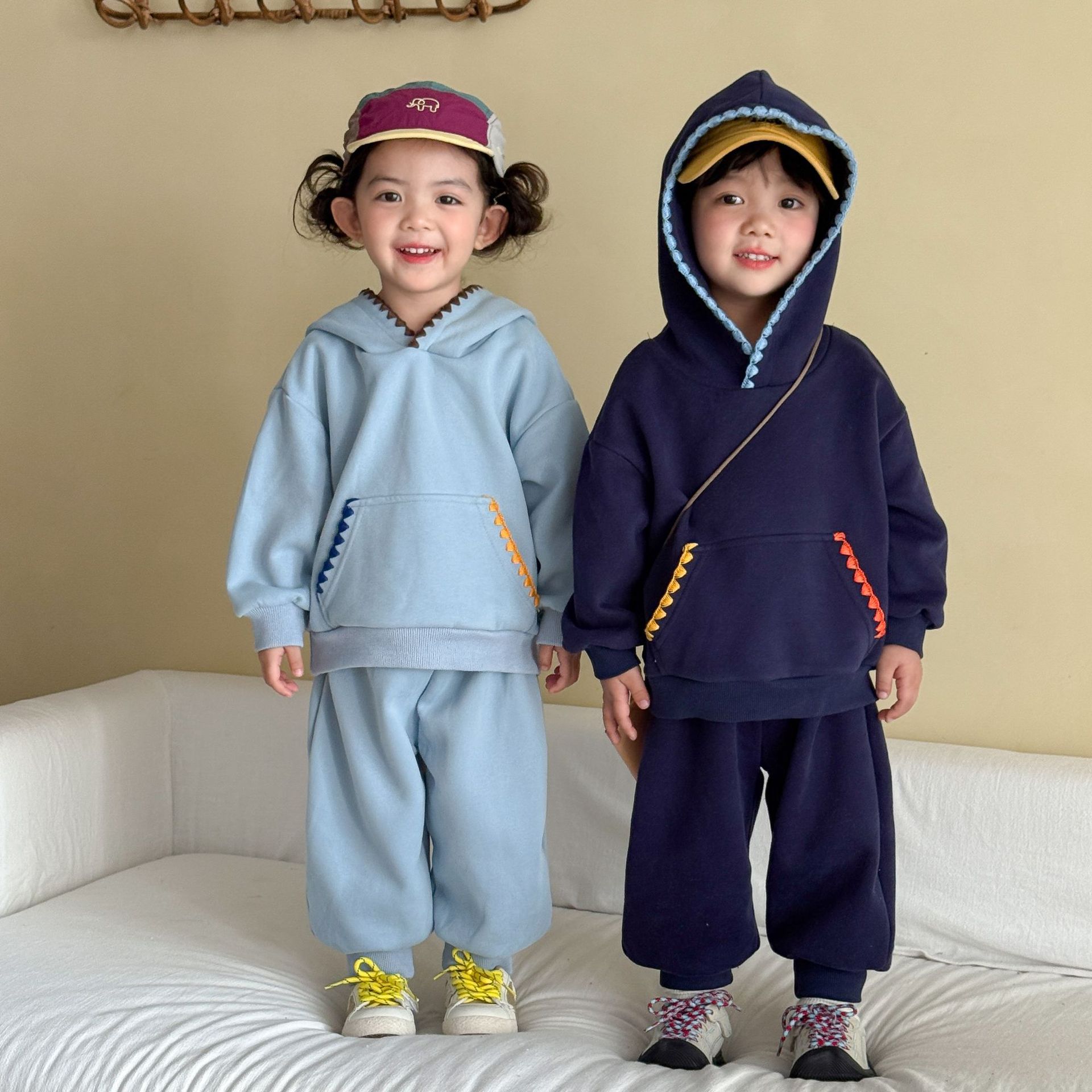 طقم ملابس أطفال جديد لخريف 202 - مراجعة Running Gear For Kids وسعره